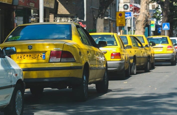 سيارات الأجرة في شيراز منتشرة في كل مكان في المدينة